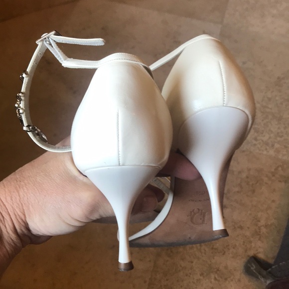 Dior white strap heel with hanging Dior 401/2 - Picture 6 of 8